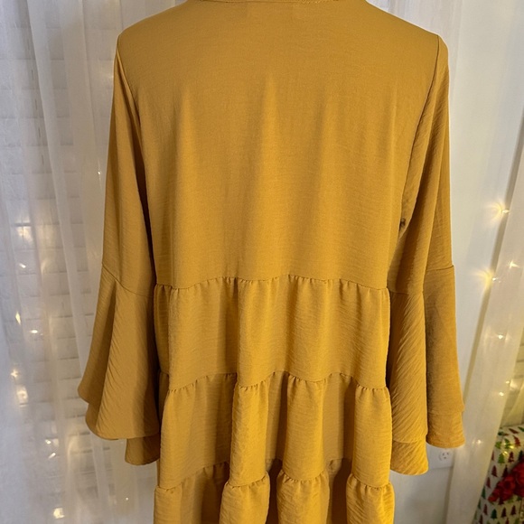 Zenana Outfitters Golden Flowy Tunic - Picture 5 of 7